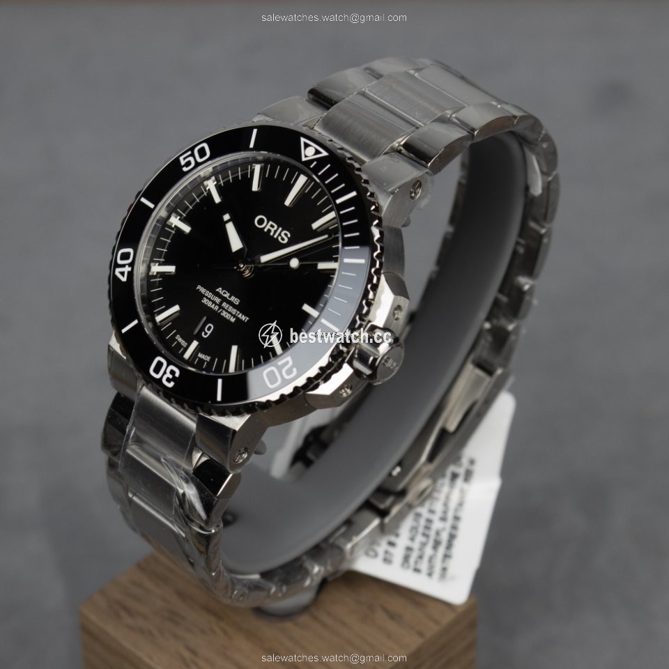 IMG_9086 Oris Aquis Date Automatic Steel 01 733 7730 4134-07 4 24 64EB 3