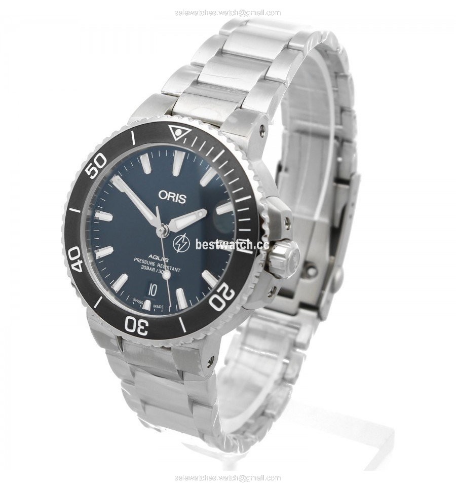 IMG_9086 Oris Aquis Date Automatic Steel 01 733 7732 4124-07 8 21 05EB 3
