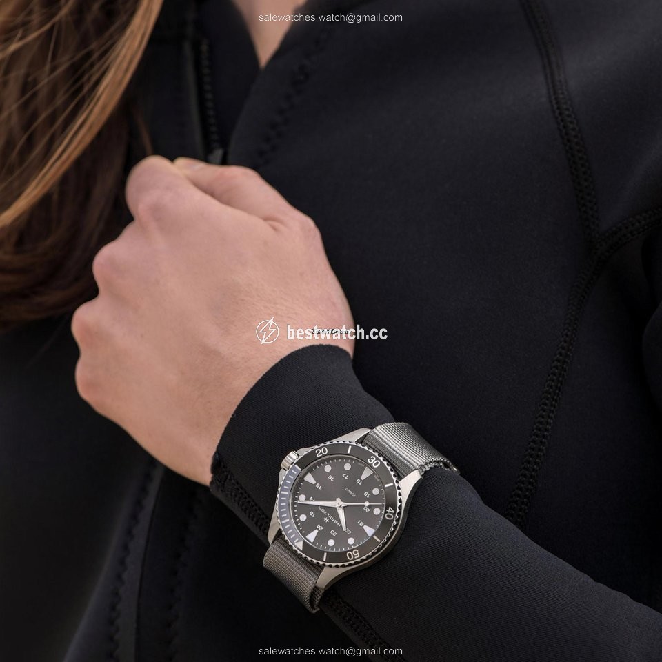 IMG_9086 Hamilton Khaki Navy Scuba Mens watch Unisex Quartz Steel H82211981 3