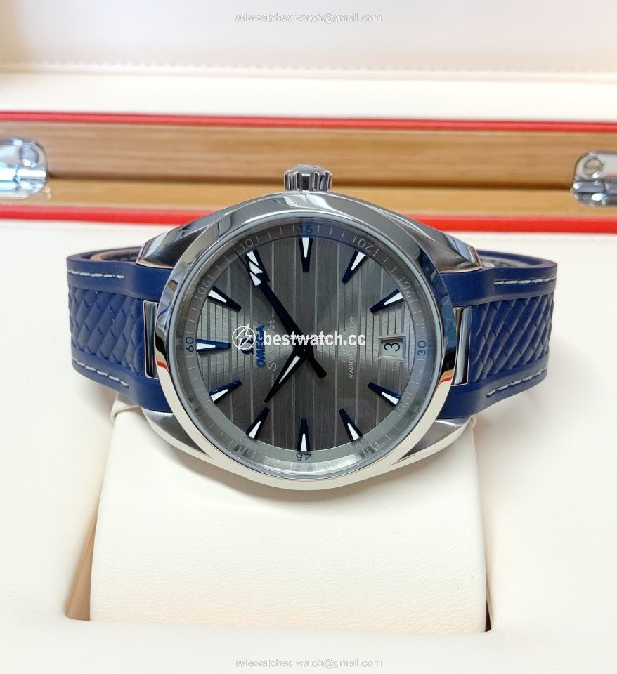 Omega Seamaster Aqua Terra Mens watch Unisex Automatic Steel 220.12.41.21.06.001 3