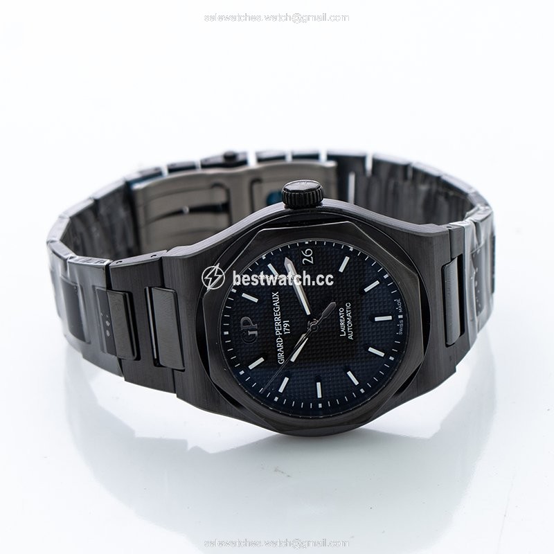 IMG_9086 Girard Perregaux Laureato Mens watch Unisex Automatic Ceramic 81010-32-631-32A 3