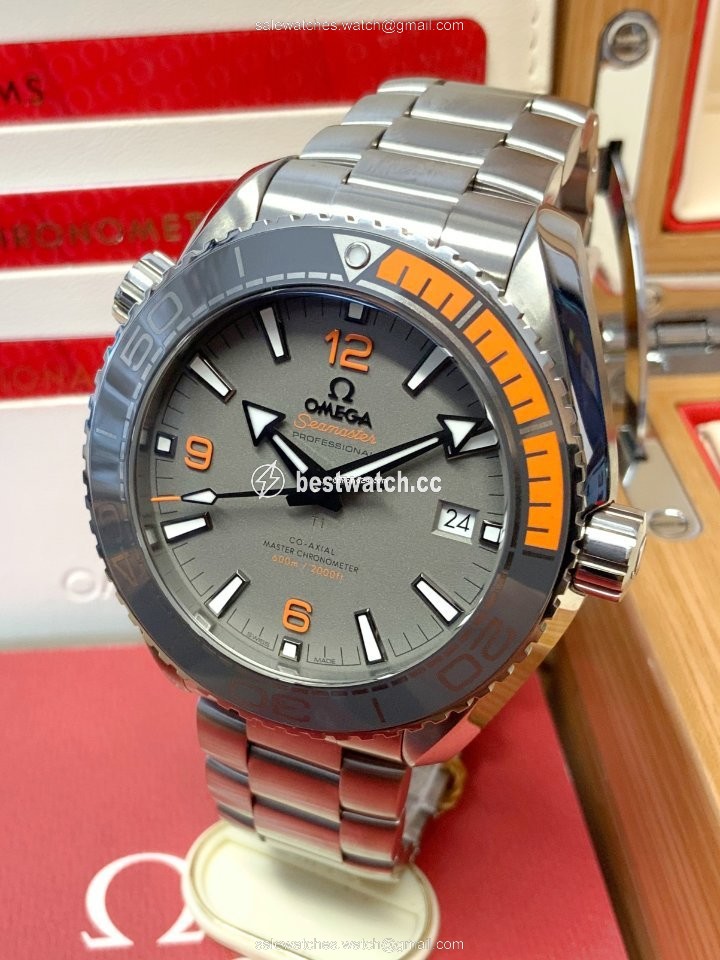 Omega Seamaster Planet Ocean Mens watch Unisex Automatic Titanium 215.90.44.21.99.001 3
