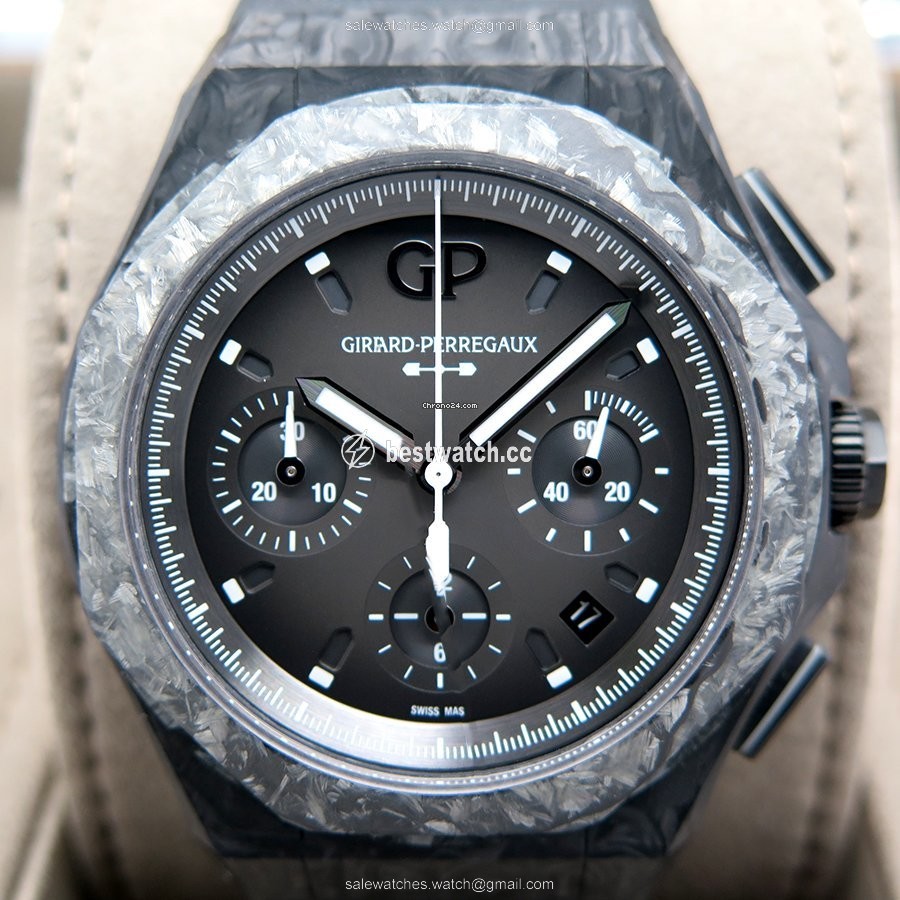 IMG_9086 Girard Perregaux Laureato Mens watch Unisex Automatic Carbon 81060-36-693-FH6A 3