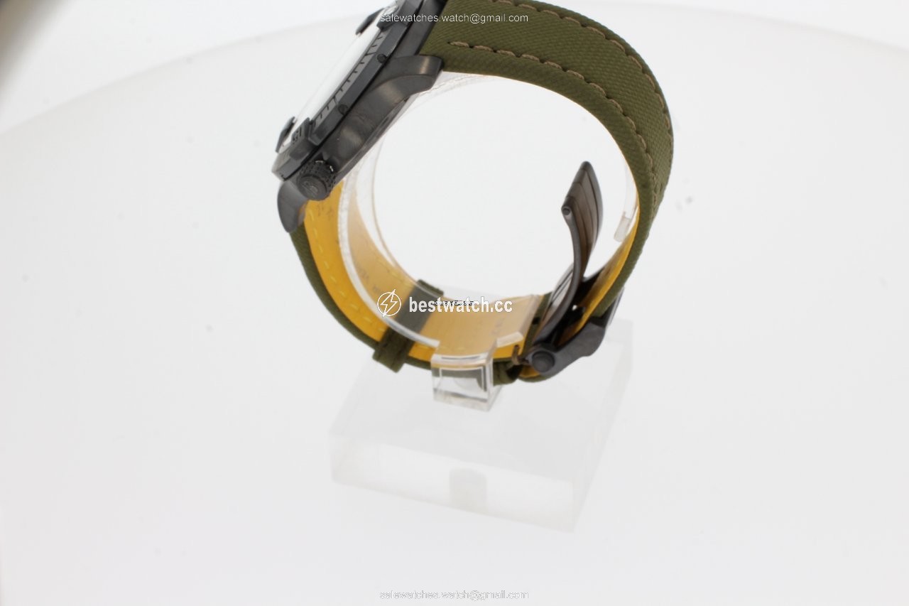IMG_9086 Breitling Avenger Mens watch Unisex Automatic Titanium V323952A1L1X2 3