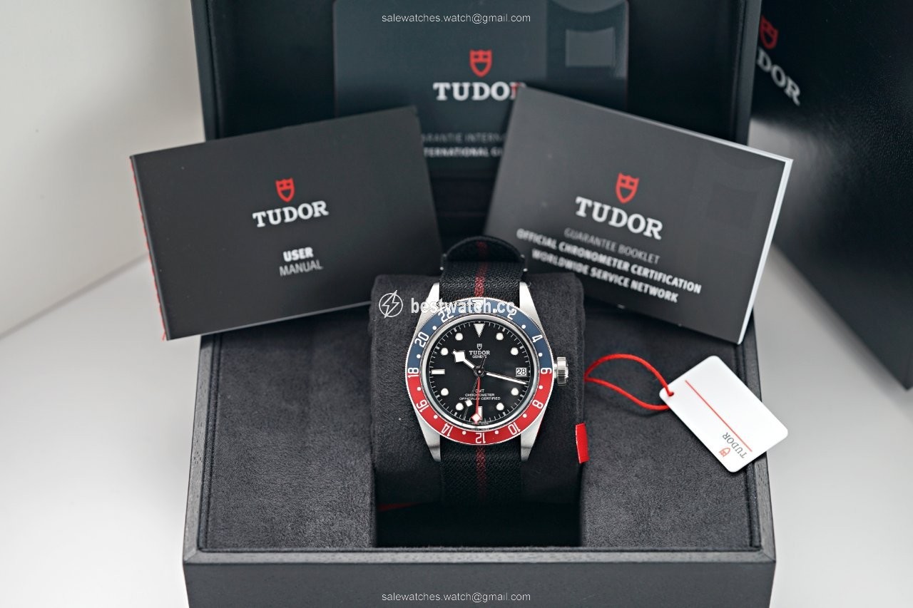 IMG_9086 Tudor Black Bay GMT Mens watch Unisex Automatic Steel 79830RB-0003 3