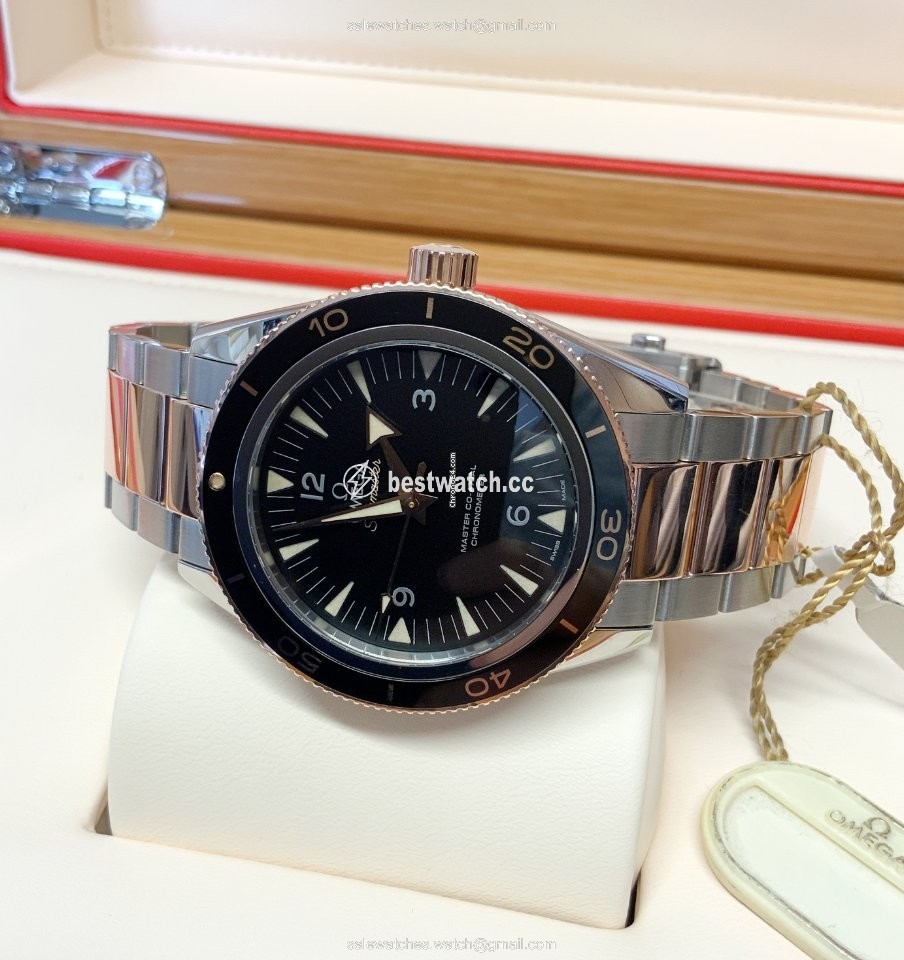 IMG_9086 Omega Seamaster 300 Mens watch Unisex Automatic Gold Steel 233.20.41.21.01.001 3
