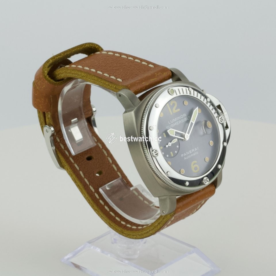 IMG_9086 Panerai Luminor Submersible Mens watch Unisex Automatic Titanium PAM 00170 3