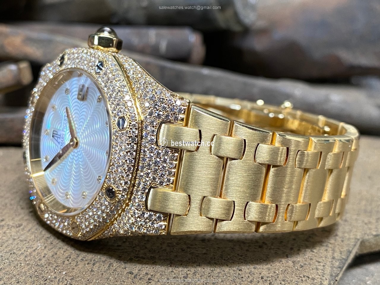 Audemars Piguet Royal Oak Lady Womens watch Quartz Yellow gold 67605BA.ZZ.D080SU.01 3