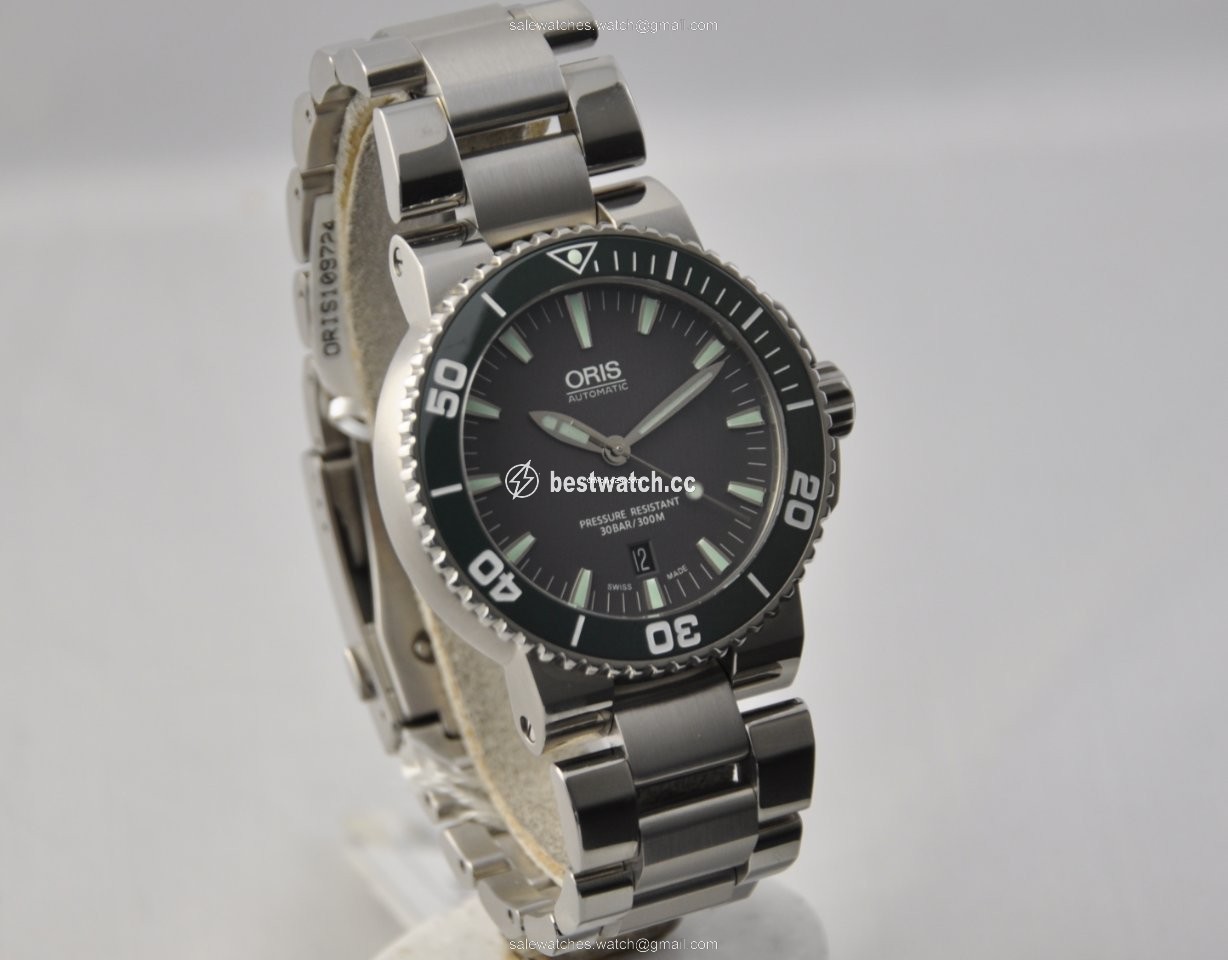 IMG_9086 Oris Aquis Date Mens watch Unisex Automatic Steel 01 733 7653 4137-07 8 26 01PEB 3