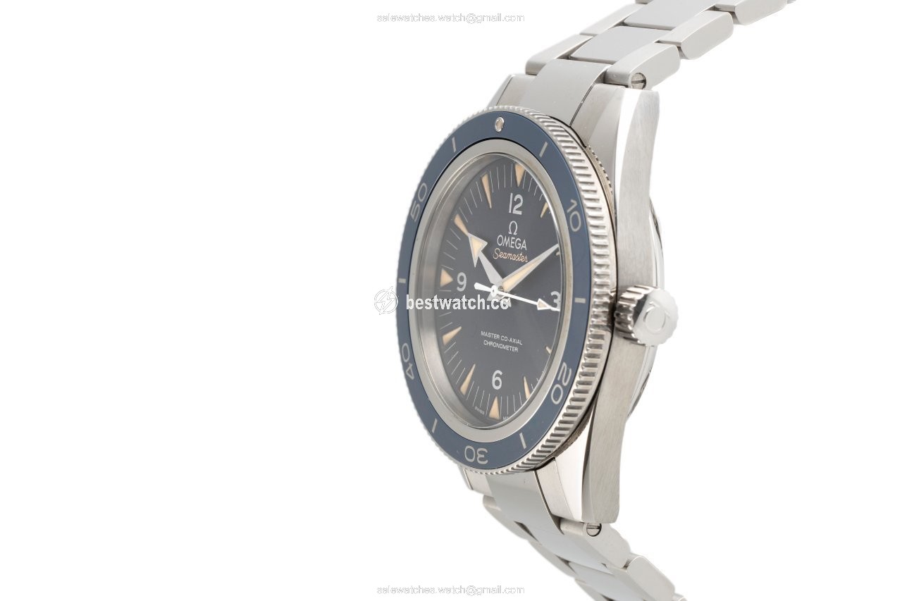 Omega Seamaster 300 Mens watch Unisex Automatic Titanium 233.90.41.21.03.001 3