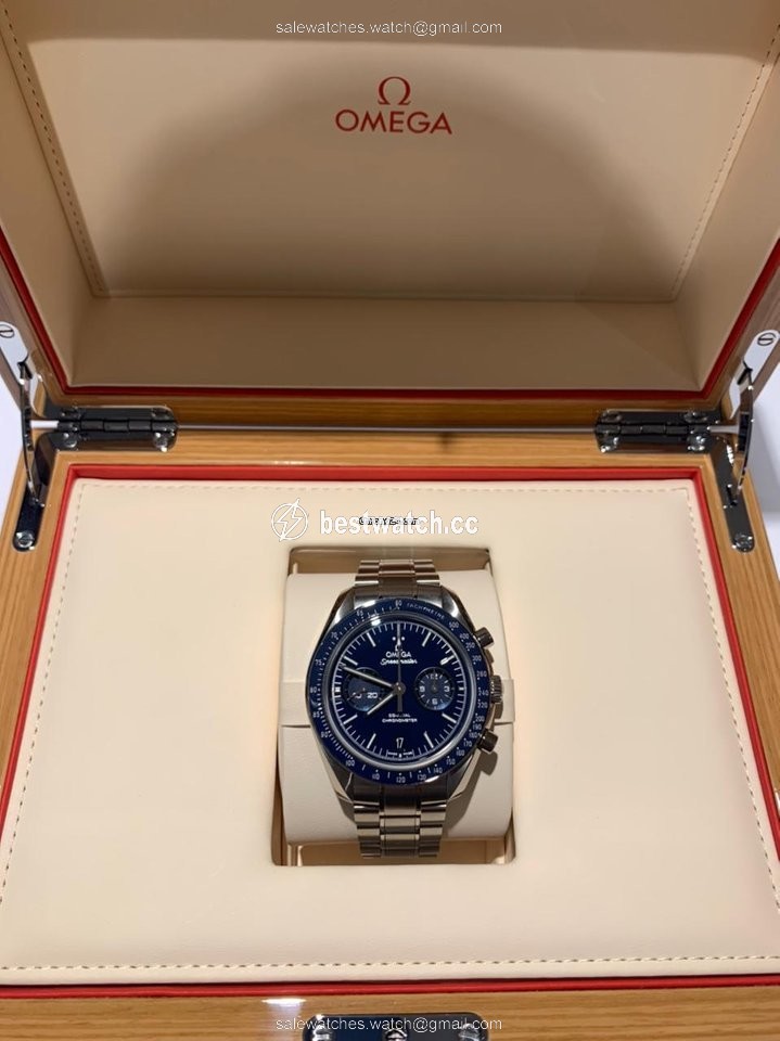 IMG_9086 Omega Speedmaster Professional Moonwatch Mens watch Unisex Automatic Titanium 311.90.44.51.03.001 3
