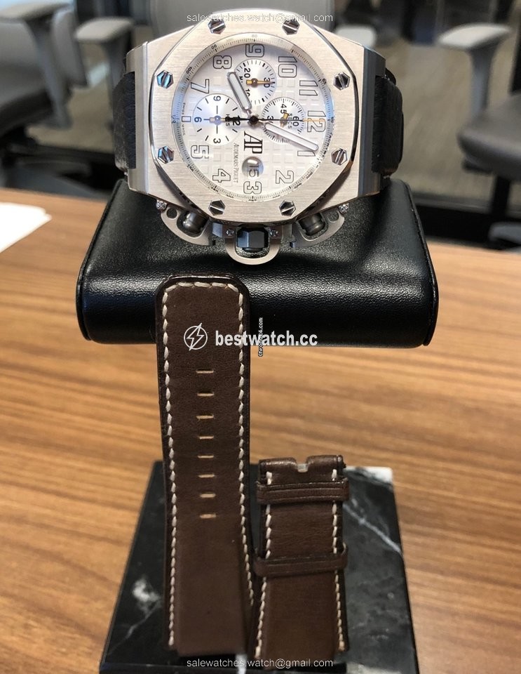 IMG_9086 Audemars Piguet Royal Oak Offshore Chronograph Mens watch Unisex Automatic Titanium 25863TI.OO.A080CU.01 3