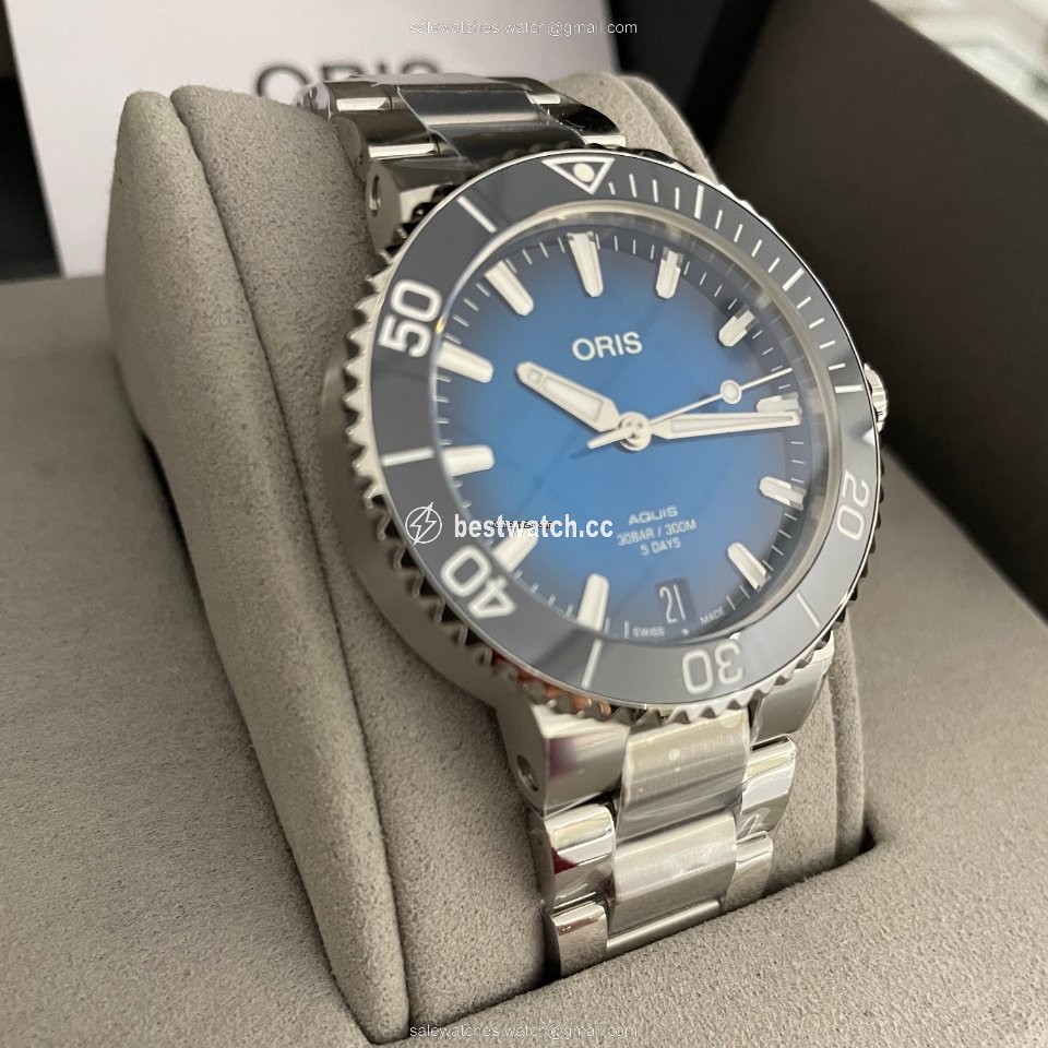 IMG_9086 Oris Aquis Date Mens watch Unisex Automatic Steel 01 400 7769 4135-07 8 22 09PEB 3