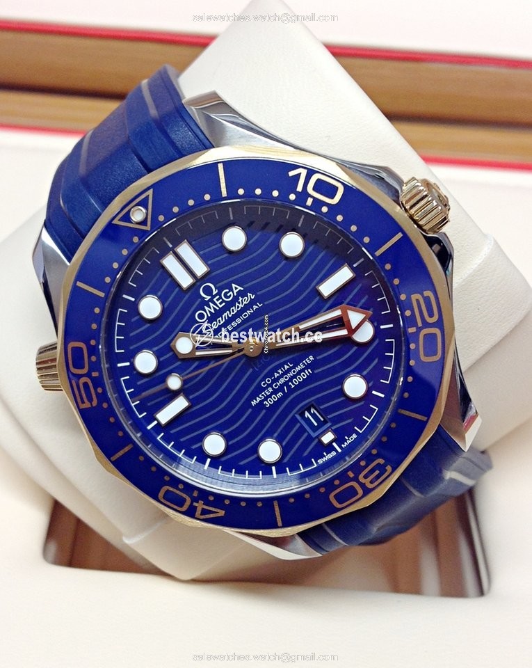 IMG_9086 Omega Seamaster Diver 300 M Mens watch Unisex Automatic Gold Steel 210.22.42.20.03.001 3