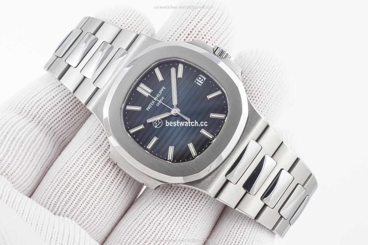 IMG_9086 Patek Philippe Nautilus Mens watch Unisex Automatic Steel 5711 1A-010 3