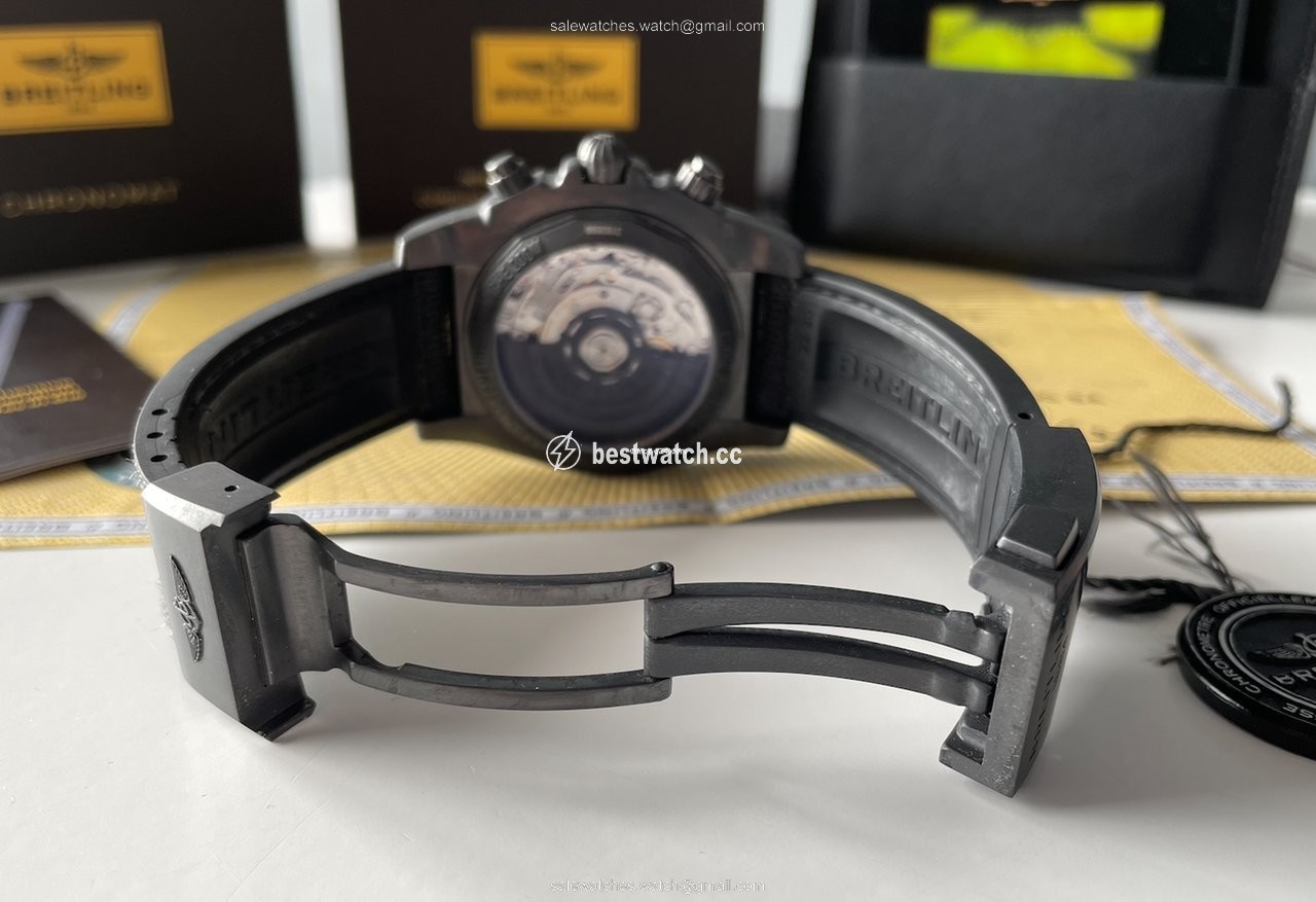 IMG_9086 Breitling Chronomat 44 Blacksteel Mens watch Unisex Automatic Steel MB0111C3 BE35 253S 3