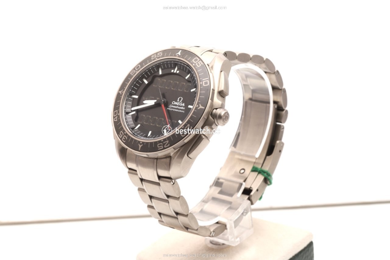 IMG_9086 Omega Speedmaster Skywalker X-33 Mens watch Unisex Quartz Titanium 318.90.45.79.01.001 3