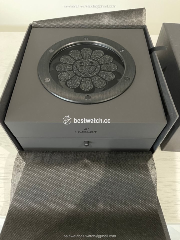 Hublot Classic Fusion 45, 42, 38, 33 mm Mens watch Unisex Automatic Ceramic 507.CX.9000.RX.TAK21 3
