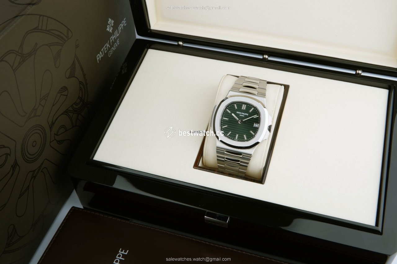 IMG_9086 Patek Philippe Nautilus Mens watch Unisex Automatic Steel 5711 1A-014 3