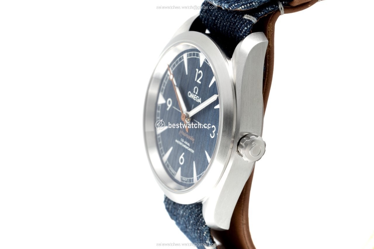 IMG_9086 Omega Seamaster Railmaster Mens watch Unisex Automatic Steel 220.10.40.20.03.001 3