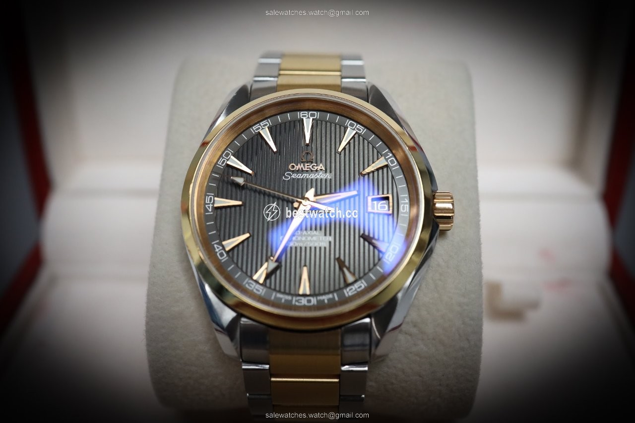 Omega Seamaster Aqua Terra Mens watch Unisex Automatic Gold Steel 231.20.42.21.06.001 3