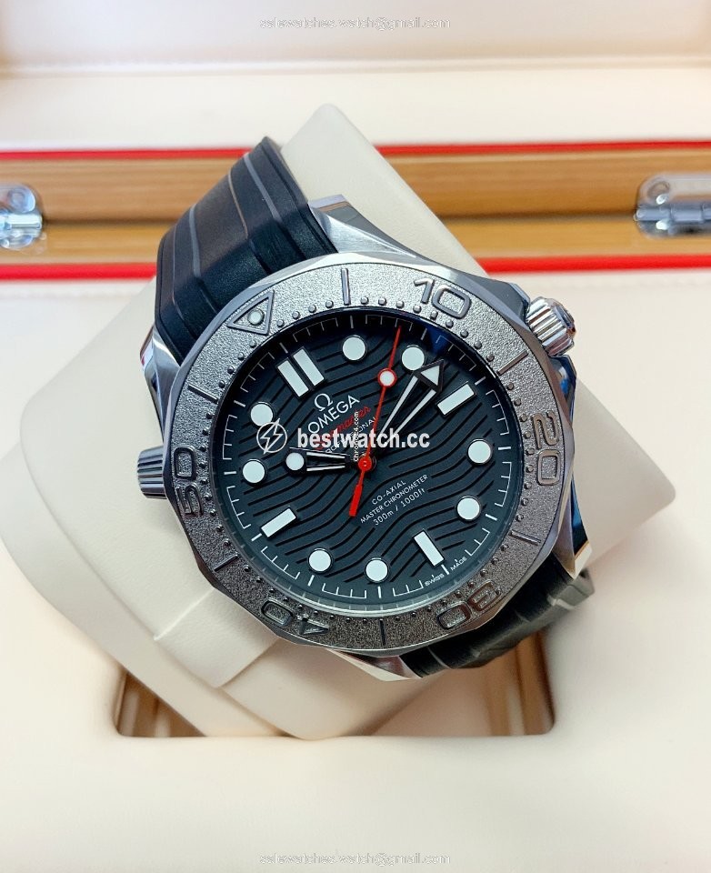 IMG_9086 Omega Seamaster Diver 300 M Mens watch Unisex Automatic Steel 210.32.42.20.01.002 3