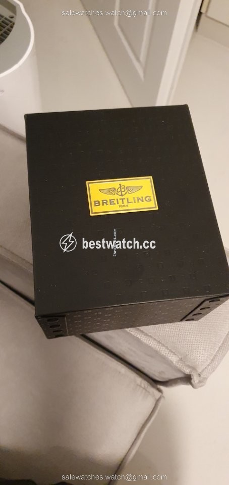 IMG_9086 Breitling Chronomat 44 Airborne Mens watch Unisex Automatic Steel AB01154G BD13 101W 3