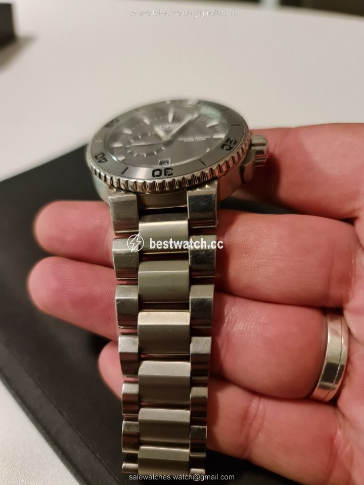 IMG_9086 Oris Aquis Titan Mens watch Unisex Automatic Titanium 01 743 7664 7253-07 8 26 75PEB 3