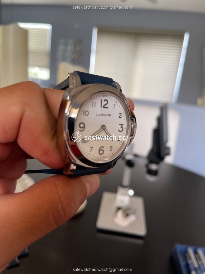 IMG_9086 Panerai Luminor Base Mens watch Unisex Manual winding Steel PAM 00010 3