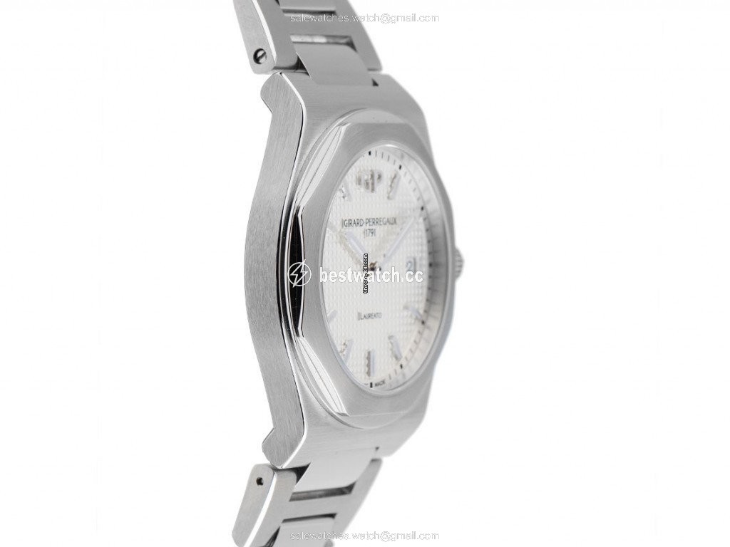 IMG_9086 Girard Perregaux Laureato Mens watch Unisex Quartz Steel 80189-11-131-11A 3