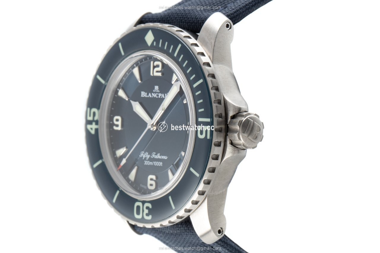 IMG_9086 Blancpain Fifty Fathoms Mens watch Unisex Automatic Titanium 5015 12B40 052A 3