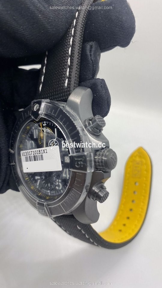 IMG_9086 Breitling Avenger Mens watch Unisex Automatic Titanium V13317101B1X1 3