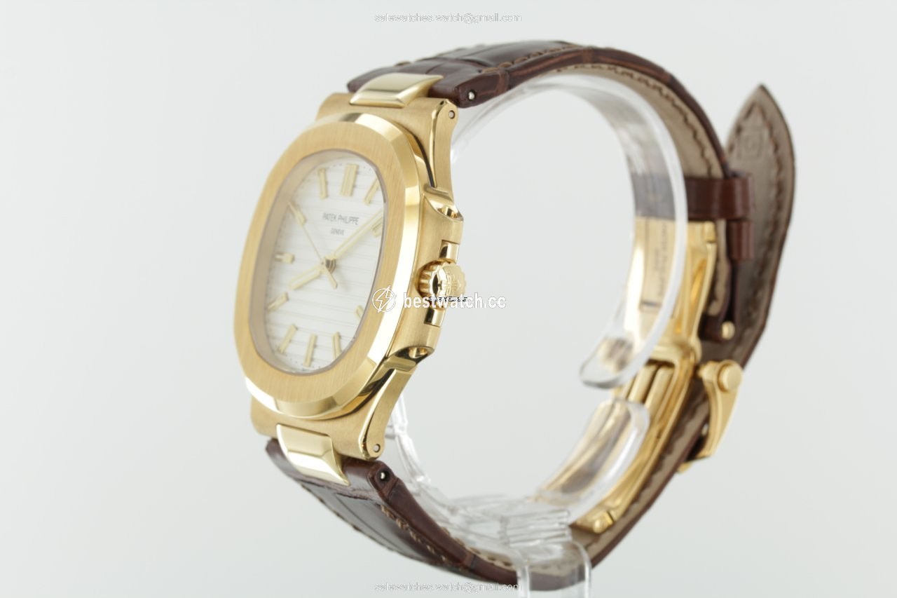 IMG_9086 Patek Philippe Nautilus Mens watch Unisex Automatic Yellow gold 5711J-001 3