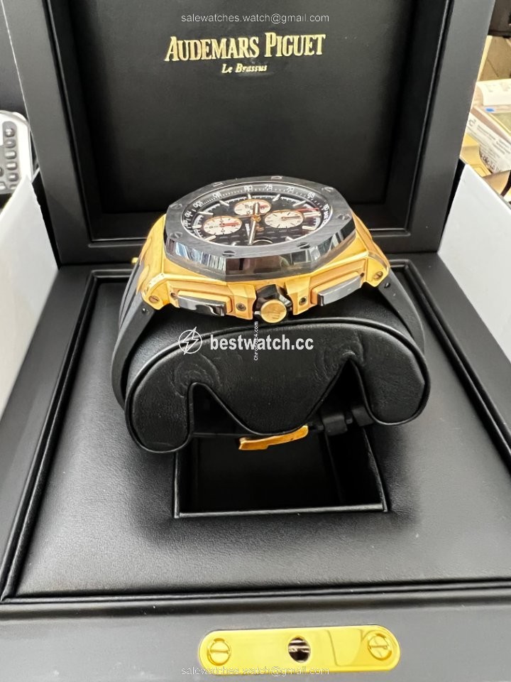 IMG_9086 Audemars Piguet Royal Oak Offshore Chronograph Mens watch Unisex Automatic Rose gold 26401.RO.OO.A002.CA.01 3