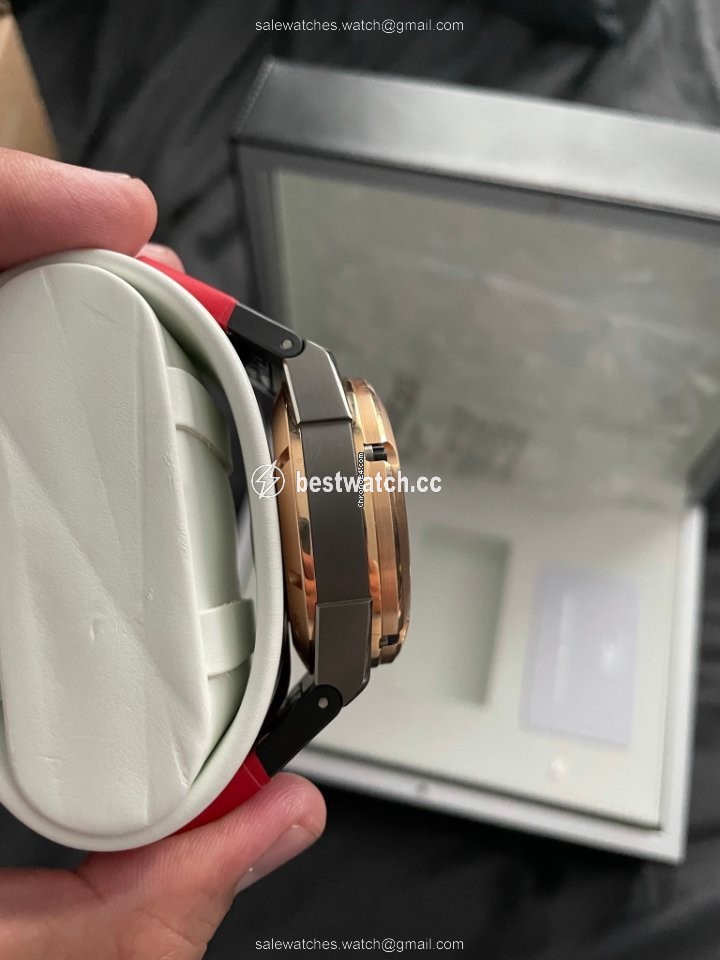 IMG_9086 IWC Ingenieur Perpetual Calendar Digital Date-Month Mens watch Unisex Titanium IW379203 3