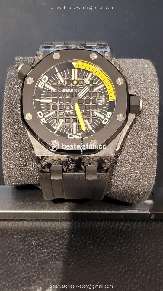 IMG_9086 Audemars Piguet Royal Oak Offshore Diver Mens watch Unisex Automatic Carbon 15706AU.00.A002CA.01 3