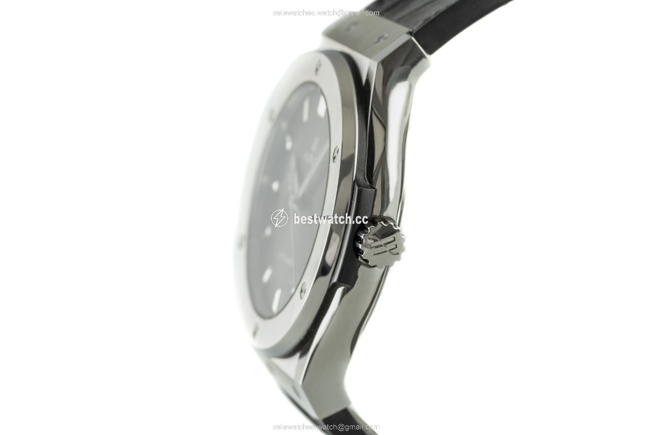 IMG_9086 Hublot Classic Fusion Racing Grey Mens watch Unisex Automatic Titanium 511.NX.7071.LR 3