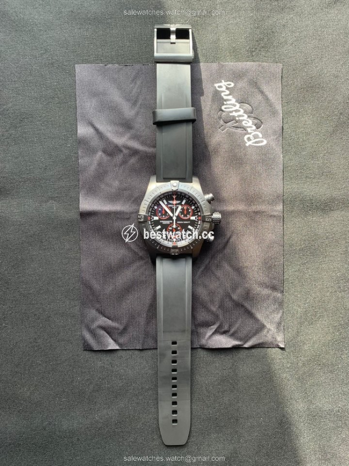 IMG_9086 Breitling Avenger Seawolf Mens watch Unisex Quartz Steel M7339010 BA03 3