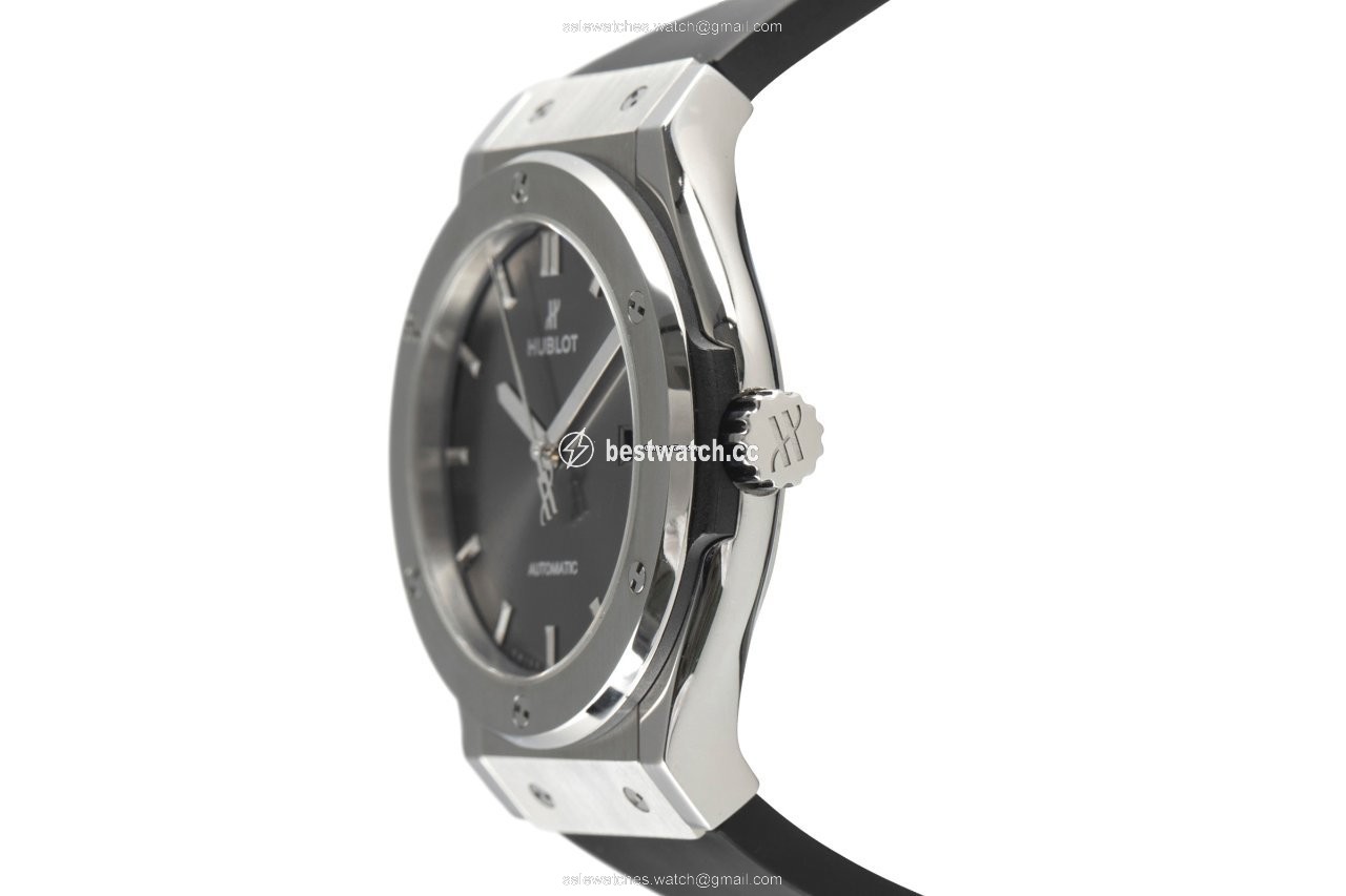 IMG_9086 Hublot Classic Fusion Racing Grey Mens watch Unisex Automatic Titanium 542.NX.7071.LR 3