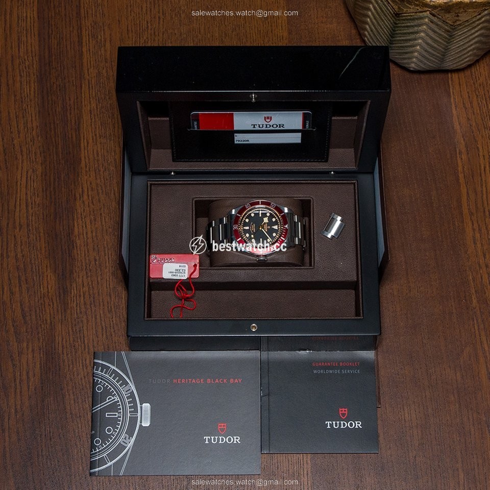 IMG_9086 Tudor Black Bay Mens watch Unisex Automatic Steel 79220R 3