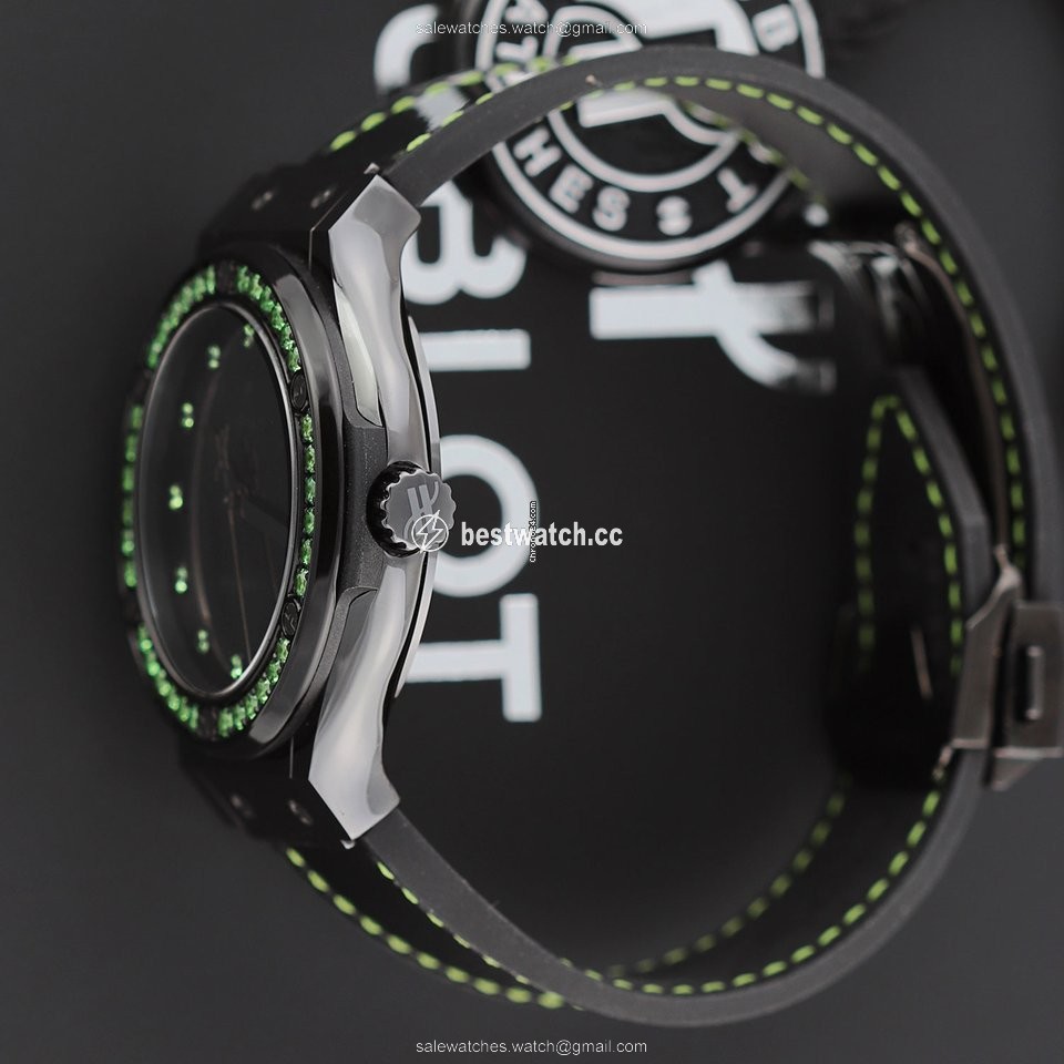 IMG_9086 Hublot Classic Fusion 45, 42, 38, 33 mm Womens watch Automatic Ceramic 565.cx.1210.vr.1222 3