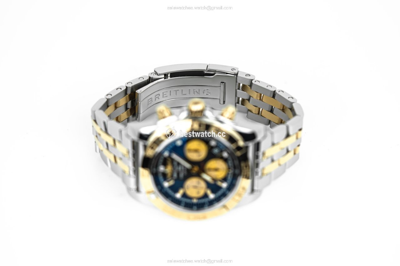 IMG_9086 Breitling Chronomat 44 Mens watch Unisex Automatic Gold Steel CB0110121B1C1 3