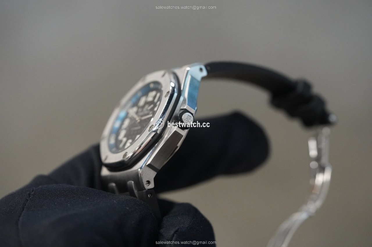 IMG_9086 Audemars Piguet Royal Oak Offshore Diver Mens watch Unisex Automatic Titanium 15701ST.OO.D002CA.02 3