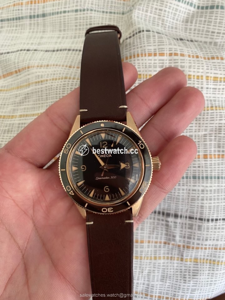 IMG_9086 Omega Seamaster 300 Mens watch Unisex Automatic Bronze 234.92.41.21.10.001 3