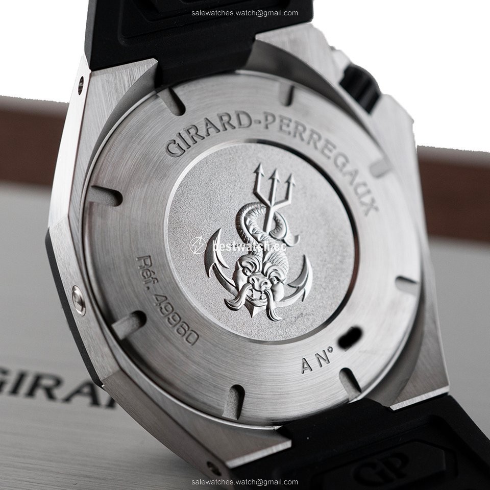 IMG_9086 Girard Perregaux Sea Hawk Automatic Steel 49960-19-631-FK6A 3