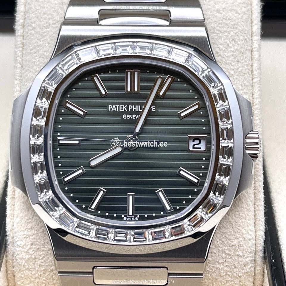 Patek Philippe Nautilus Mens watch Unisex Automatic Steel 5711 1300A-001 3