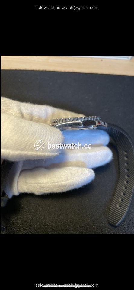 Breitling Chronospace Mens watch Unisex Quartz A56012 3