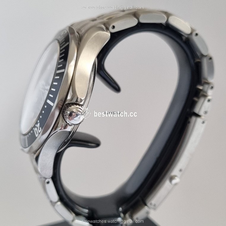 Omega Seamaster Diver 300 M Mens watch Unisex Automatic Steel 212.30.41.20.01.001 3