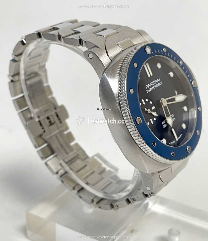 IMG_9086 Panerai Luminor Submersible Mens watch Unisex Automatic Steel PAM01068PO-1 3