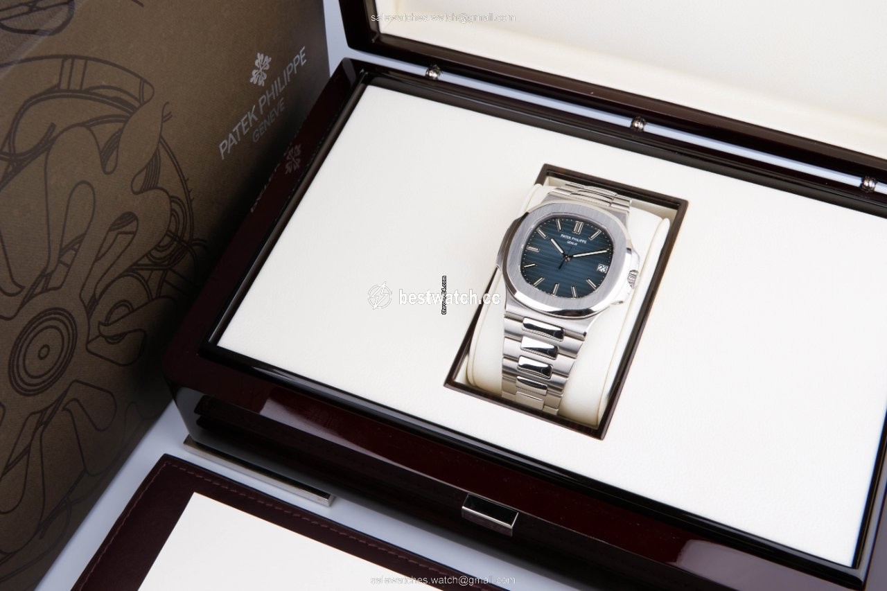 Patek Philippe Nautilus Mens watch Unisex Automatic Steel 5711 1A-001 3
